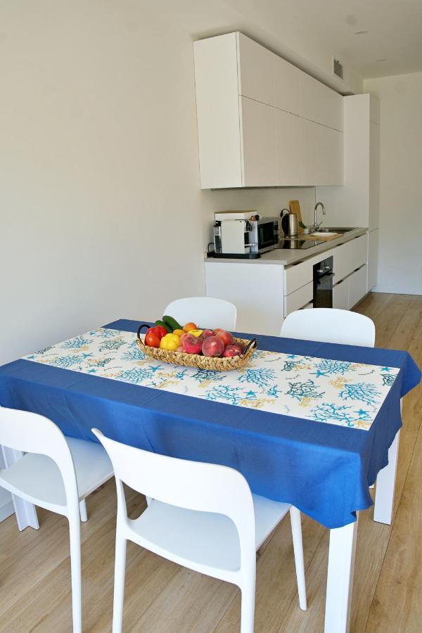 The Blue - Lake / City View Modern Apt Near Villa Olmo Como Exterior foto